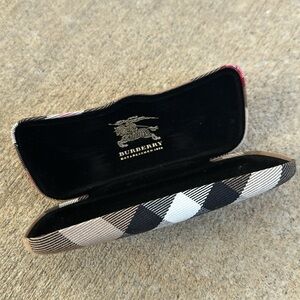 Burberry logo plaid hard clamshell sunglasses eyeglasses case 6 x 2.25in